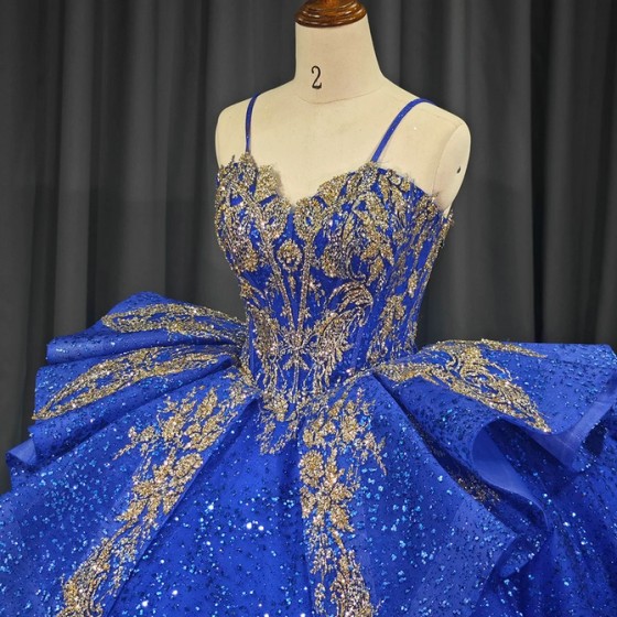 Luxury Spaghetti Straps Shiny Quinceanera Dresses Beads Ball Gown Tulle Sweet 16 Dress Ball Gown Lace Up vestidos de quinceanera