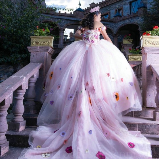 Off The Shoulder Light Pink Ball Gown Quinceanera Dresses Colorful Floral Appliques Lace Tull Corset Vestidos De 15 Anos