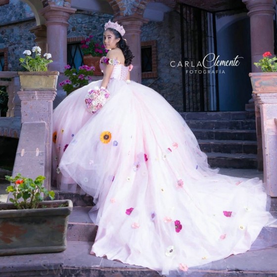 Off The Shoulder Light Pink Ball Gown Quinceanera Dresses Colorful Floral Appliques Lace Tull Corset Vestidos De 15 Anos